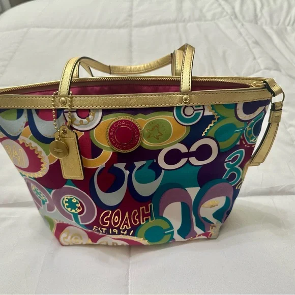 Coach Poppy Tote - Picture 1 of 3